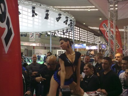 3_12112010445_1.jpg